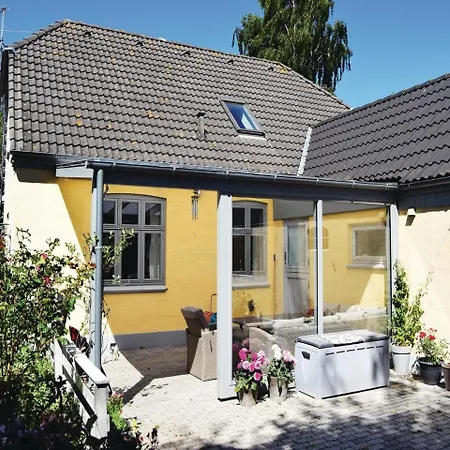 Three-bedroom Holiday In Tranekar *